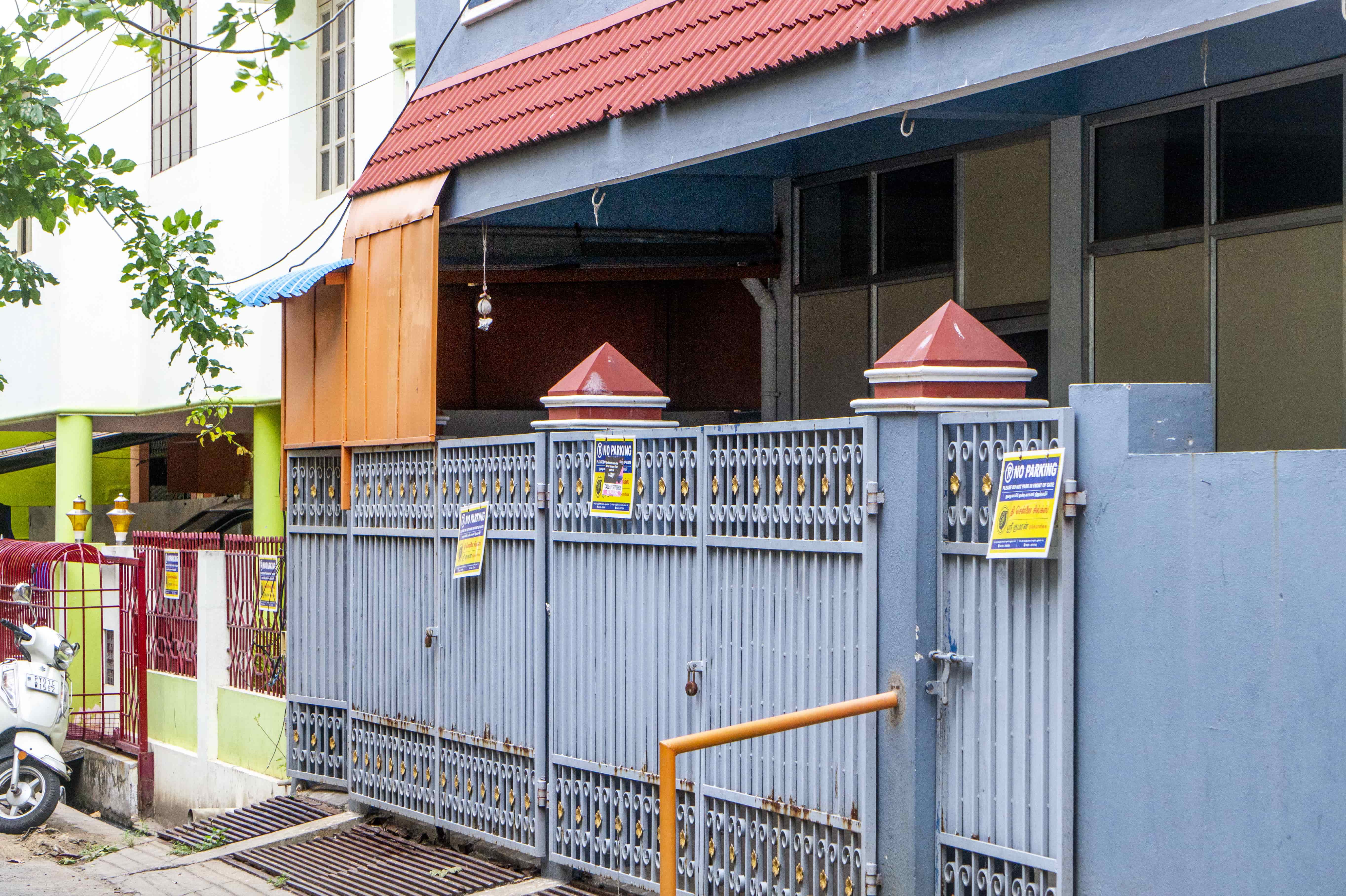 Serenity homestay apartment out side